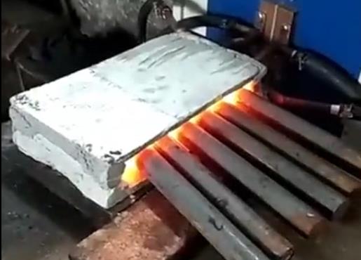 高頻香蕉视频污污加熱設備加熱到1000度，取下回收回來的鑽頭鎢鋼